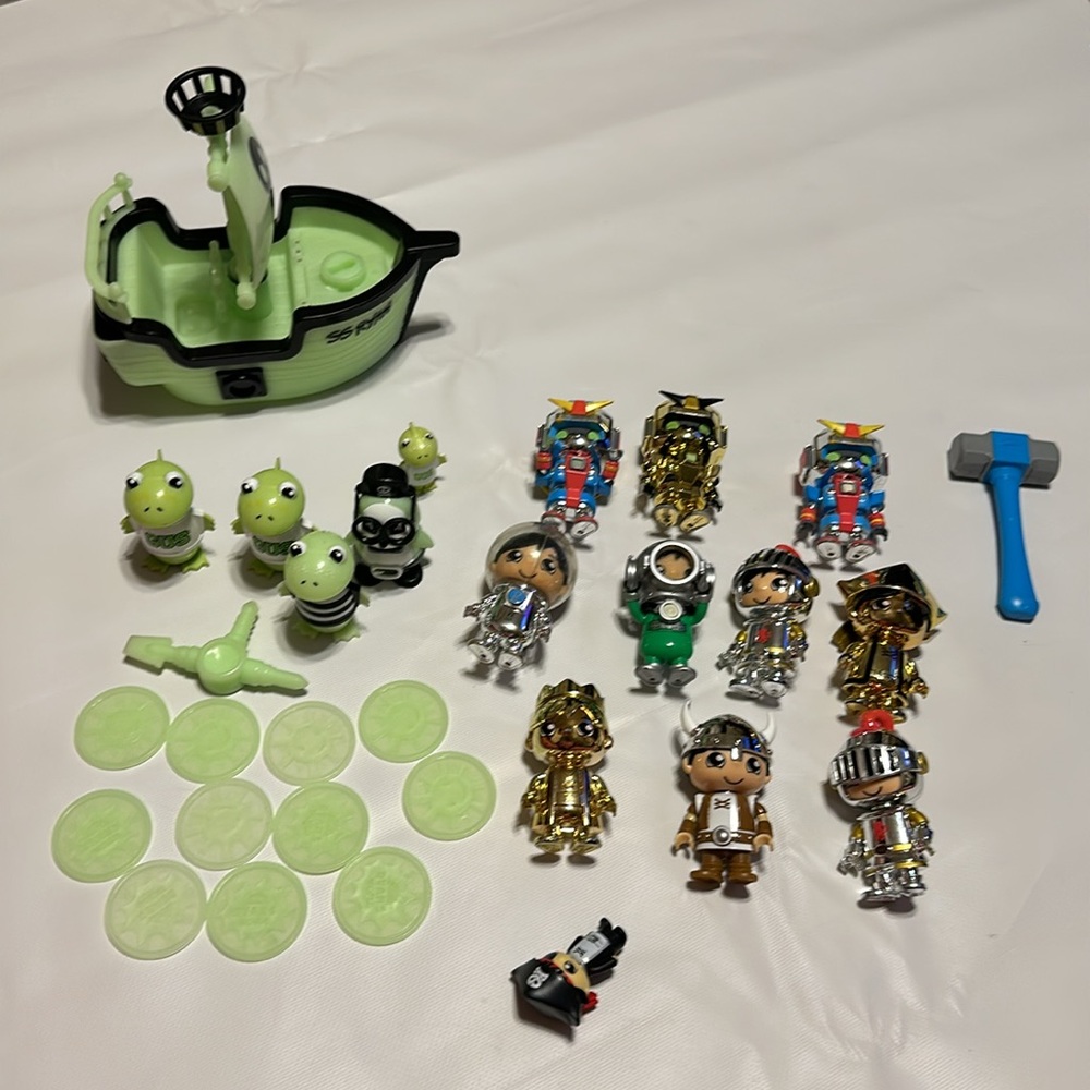 RYAN’S WORLD FIGURES COLLECTION LOTS